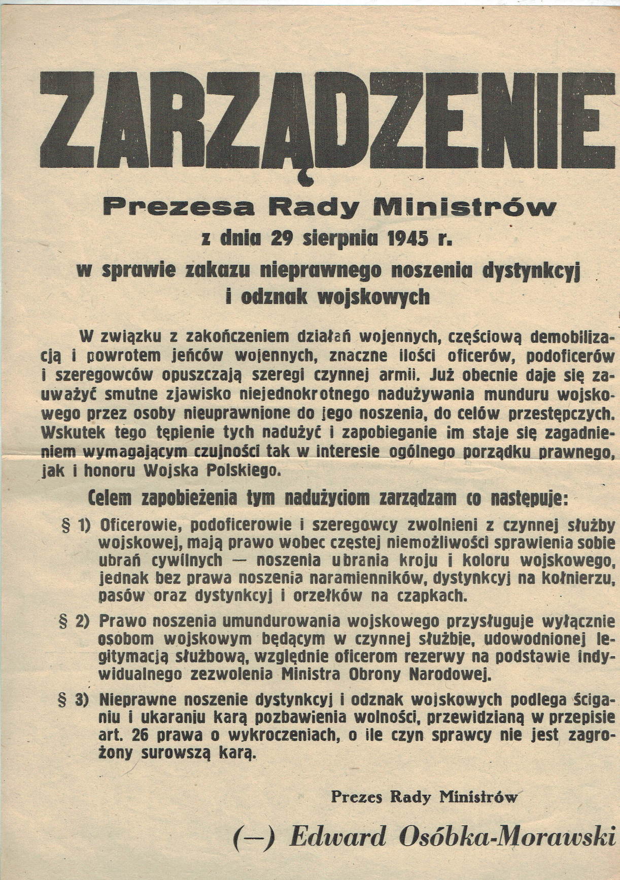 Afisz: Zarządzenie Prezesa Rady Ministrów z 29 sierpnia 1945 r. w sprawie zakazu nieprawnego noszenia dystynkcyj i odznak wojskowych
